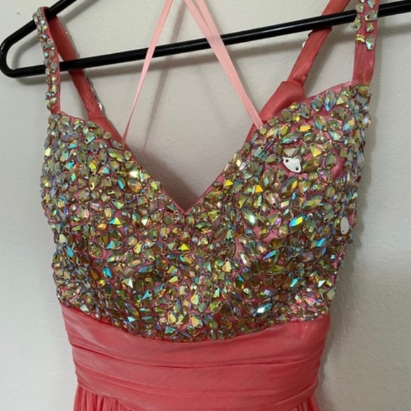 Le Femme dress Size Zero - Picture 4 of 6